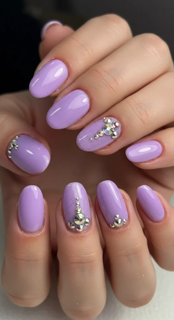 Soft Lilac with Rhinestones nails