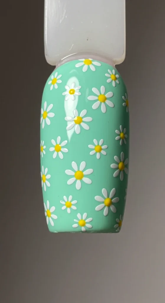 Dewy Daisies nails design