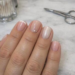 Best Short Nail Designs for a Clean and Elegant Look