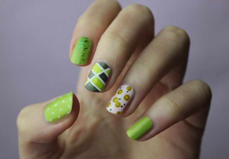 nail art, nature, manicure, nails, nail polish, beautiful flowers, cuticles, green manicure, green nail art, green nail polish, flowers, fingernails, color, polish, woman, hand, nail spa, style, glamour, female, natural nails, flower background, flower wallpaper, elegant nails